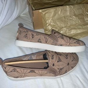 Kookaburra UGG slip on shoes